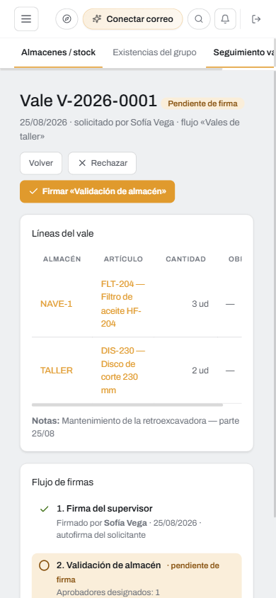 Ficha de un vale de salida de almacén con su flujo de firmas en la app móvil
